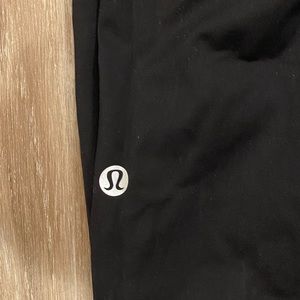 LULULEMON cropped leggings size 6